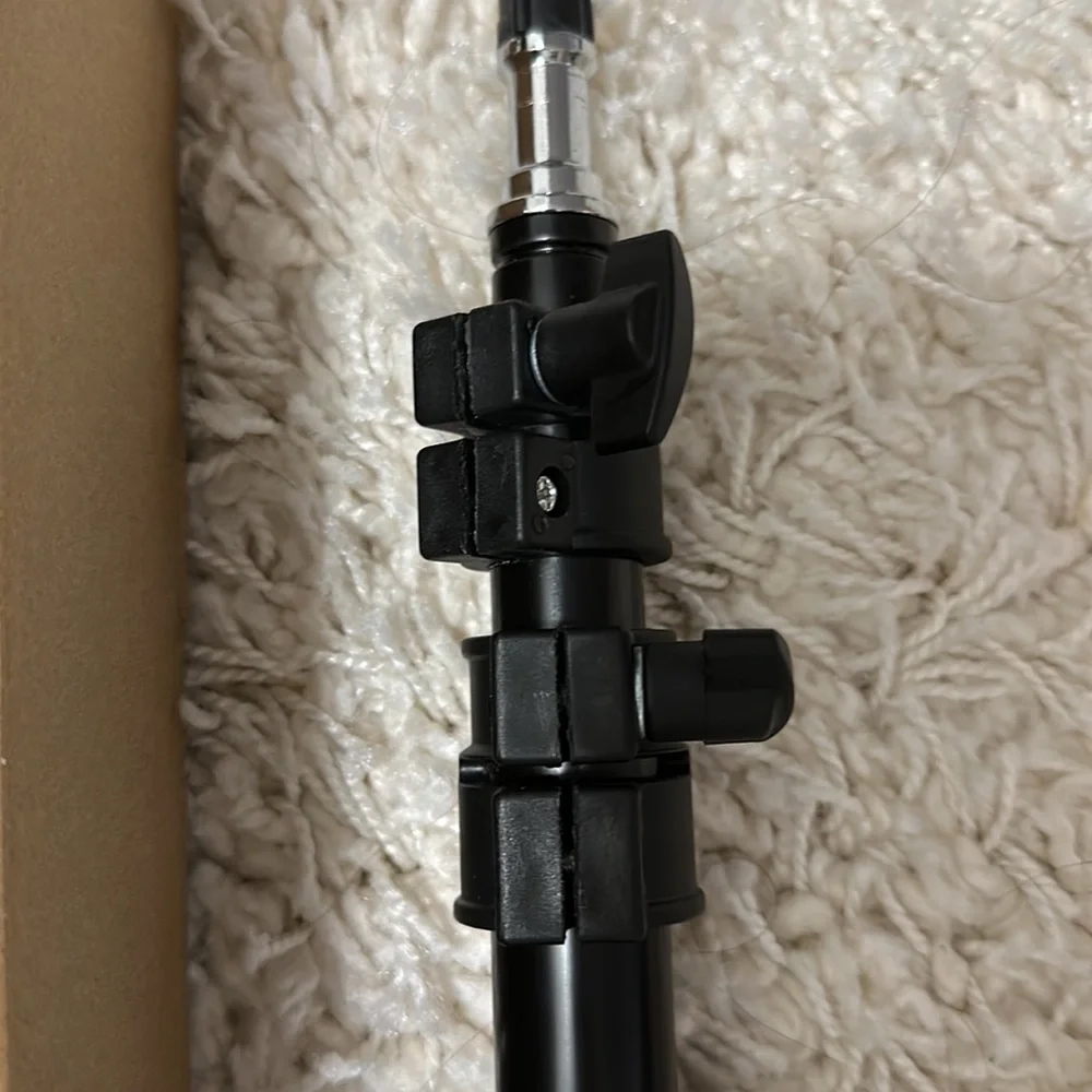 Brand new Neewer tripod